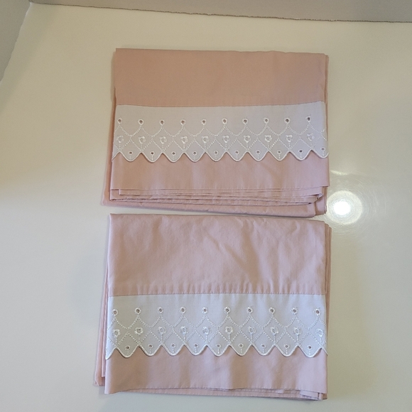 Other - Vintage Pink with White eyelet embroidery trim pillowcase set